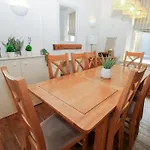 Hampton House بيت للعطل